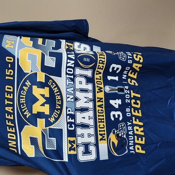 University of Michigan 2023 champion t-shirt - Picture 2 of 4